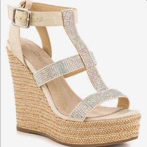 “Tilissa” Aldo wedges in bone - size 10